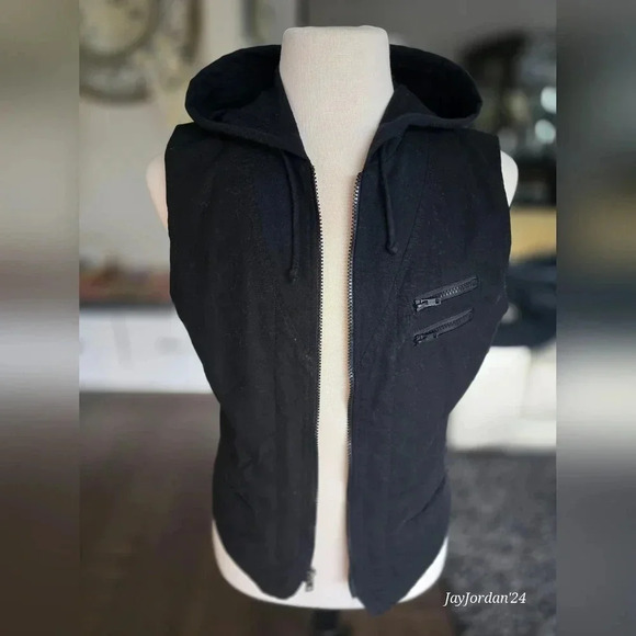 Guess Brand Black Hooded Vest - Picture 3 of 8